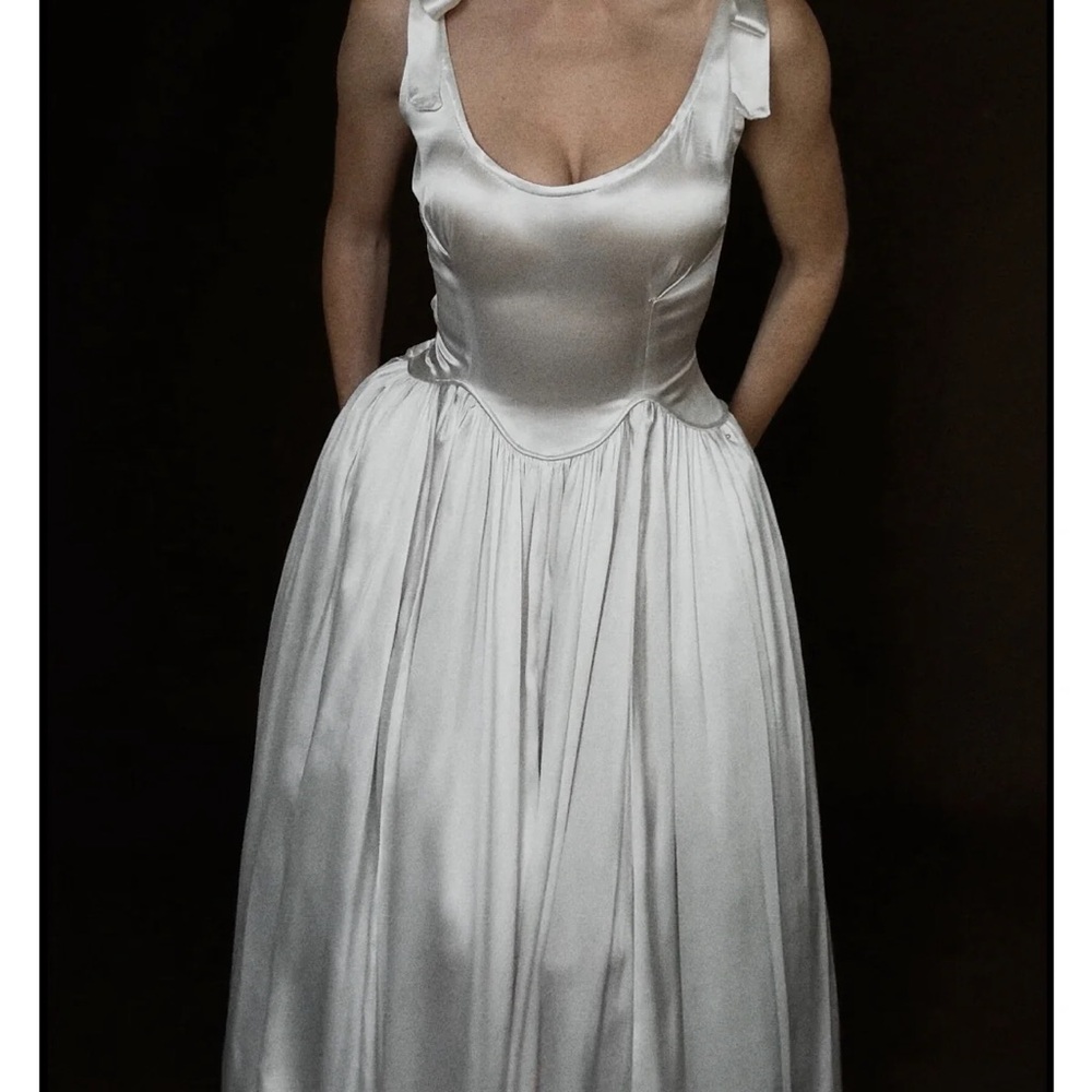 1940S SCALLOPED BASQUE BOW WEDDING DRESS GOWN
